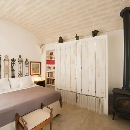 Historic Apulian With A Stone Pool * Cisternino