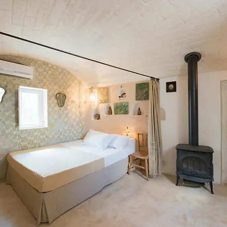 Historic Apulian With A Stone Pool Casa de Férias *