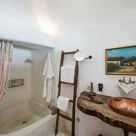 Historic Apulian With A Stone Pool Casa de Férias