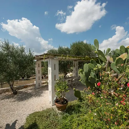 Historic Apulian With A Stone Pool * Cisternino